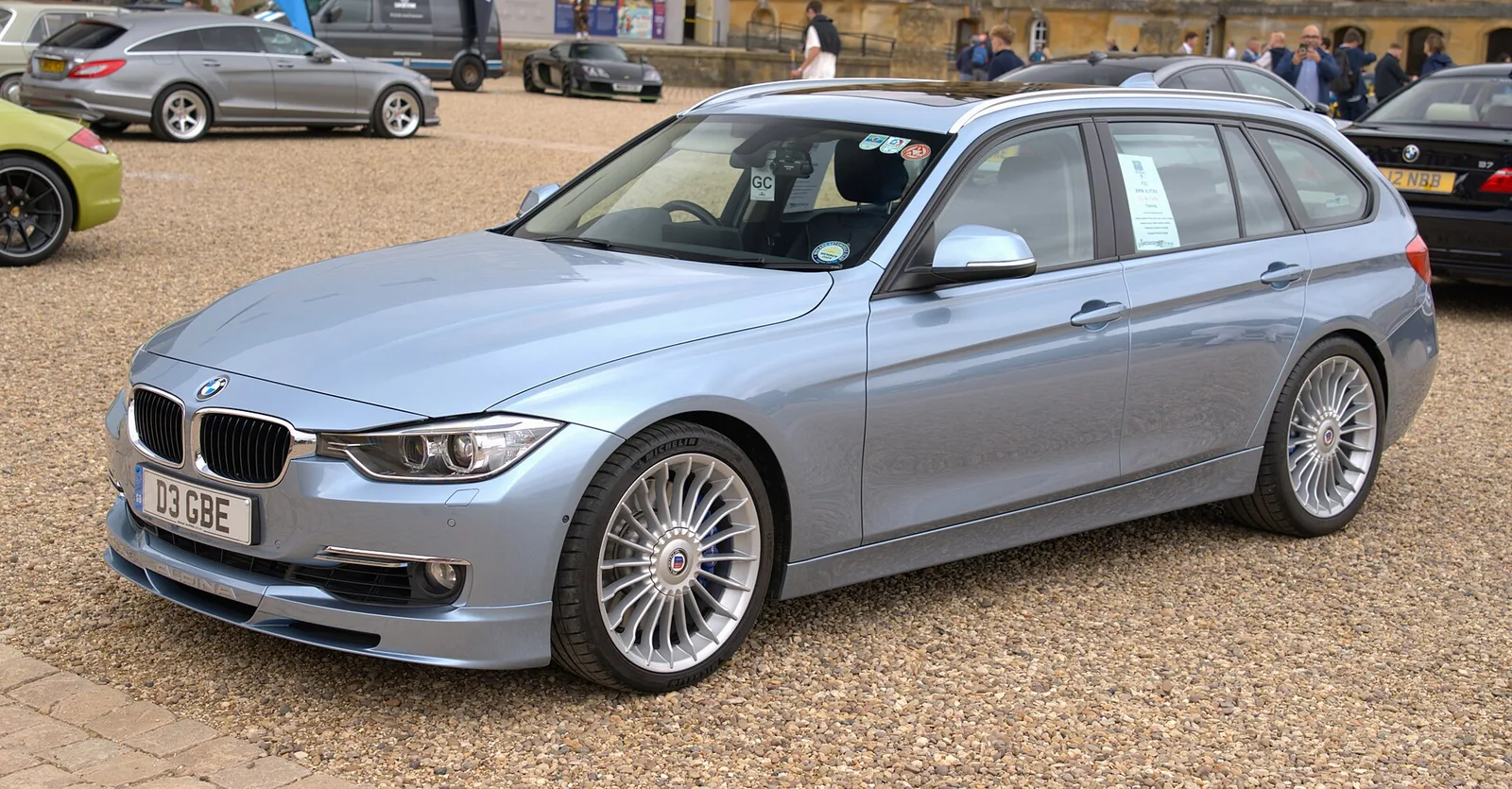 Alpina D3 Bi-Turbo Touring, front three-quarter view