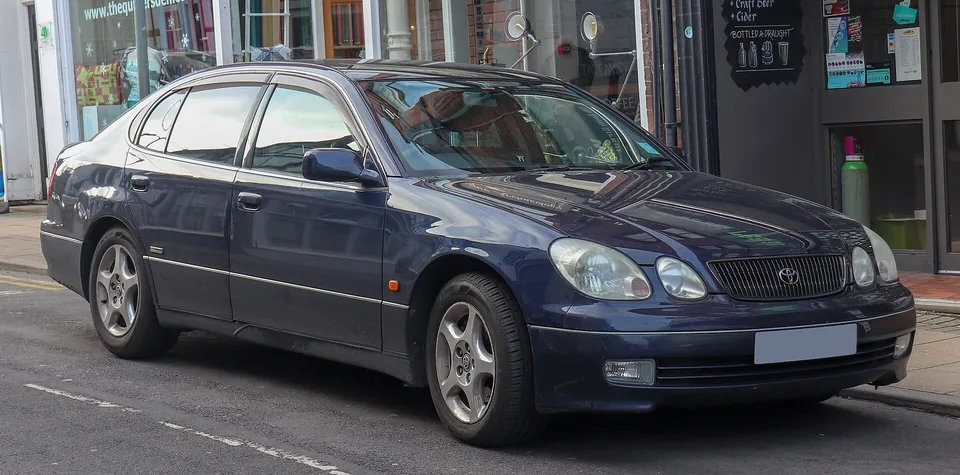 Blue Toyota Aristo V300 Vertex Edition (JZS161) saloon, three-quarter front view