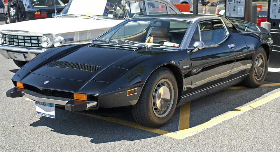 Black Maserati Bora, three-quarter front view