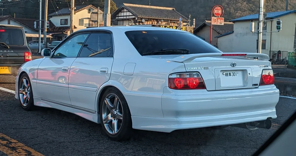 White Toyota Chaser Tourer V (JZX100), rear three-quarter view