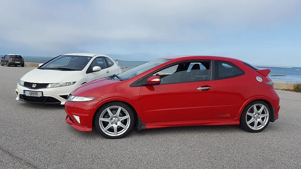 Red Honda Civic Type R (FN2), side view