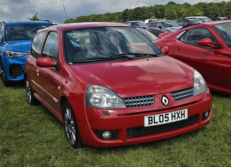Blue Renault Clio RS 182 Trophy, three-quarter front view