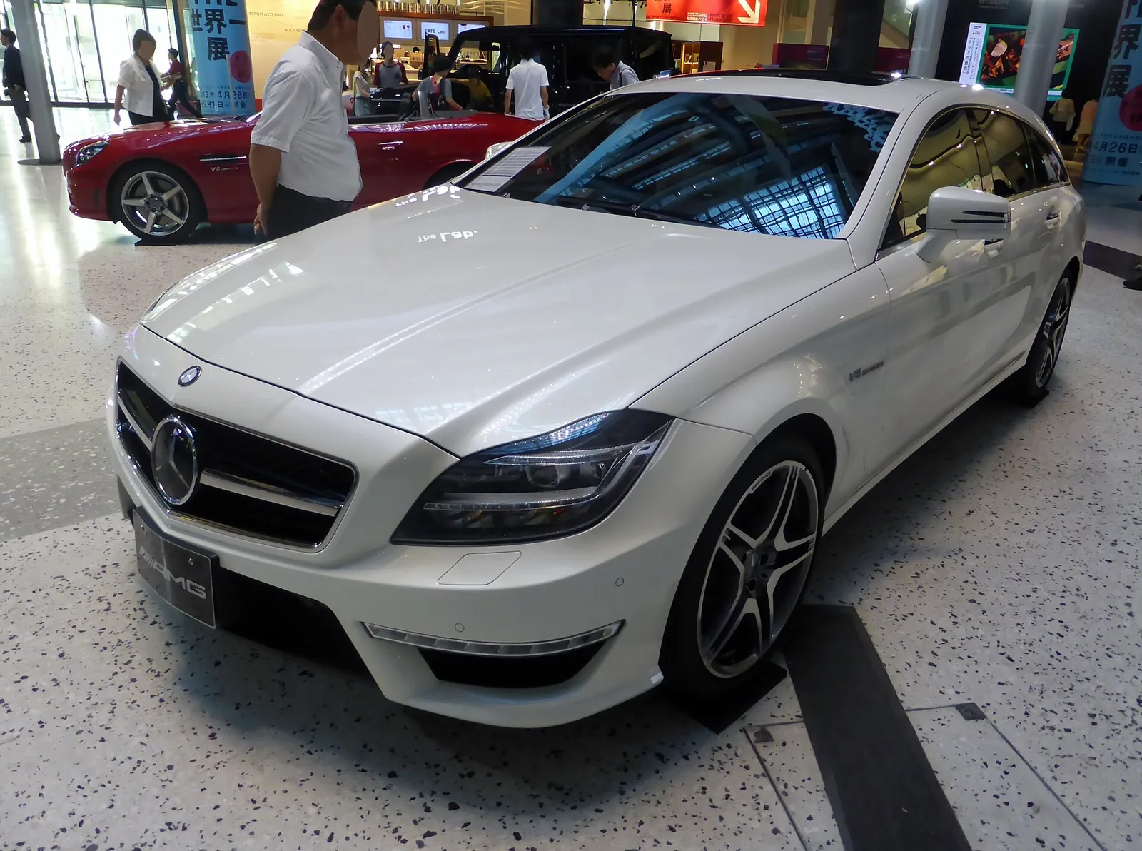 Mercedes-Benz CLS63 AMG Shooting Brake, front three-quarter view
