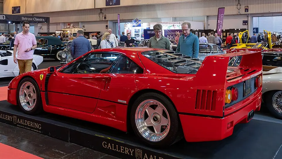 Red Ferrari F40, three-quarter front view