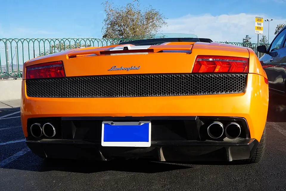 Bicolore Lamborghini Gallardo LP 550-2, three-quarter front view