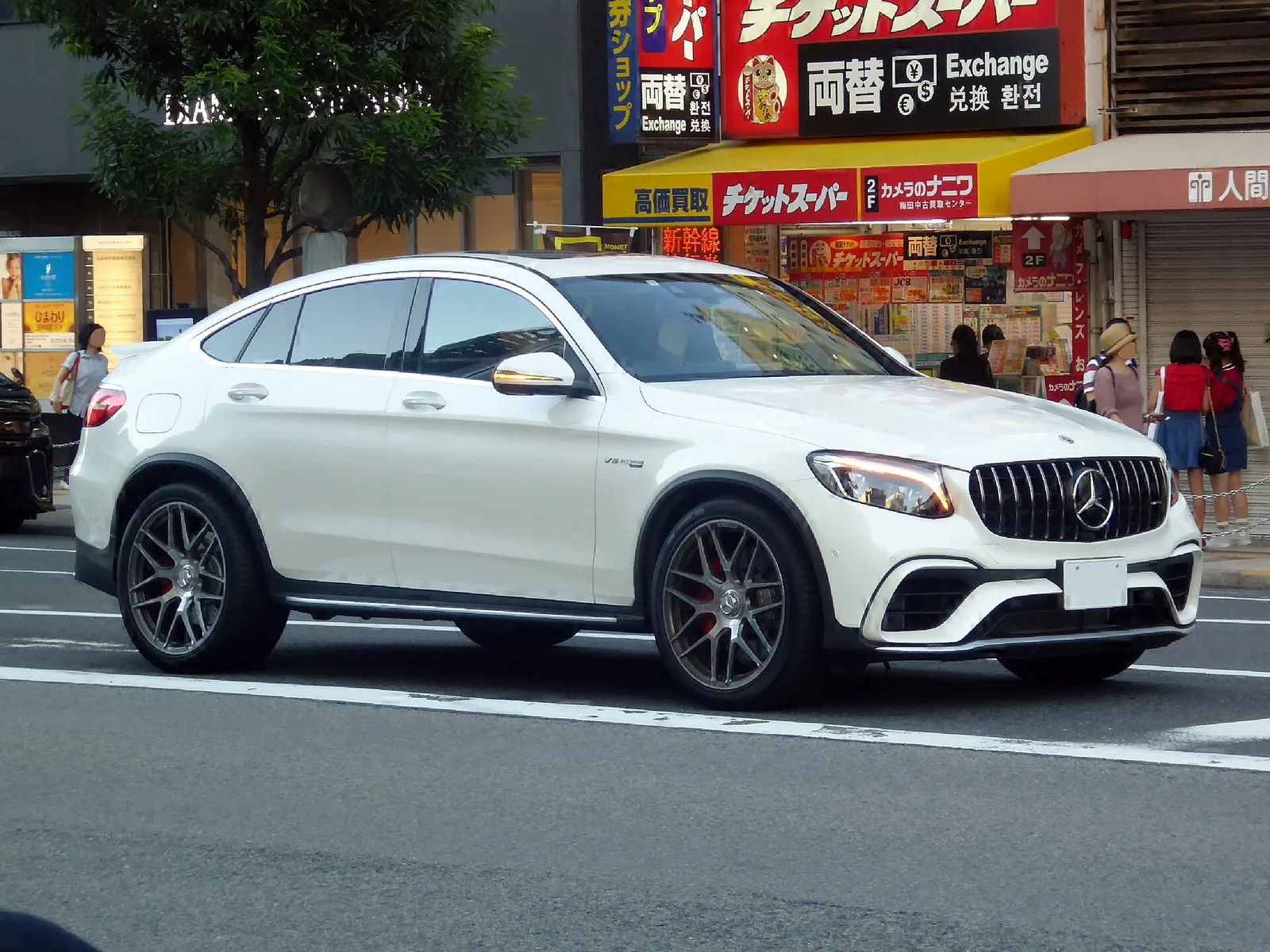 Mercedes-AMG GLC63 S Coupe, front three-quarter view