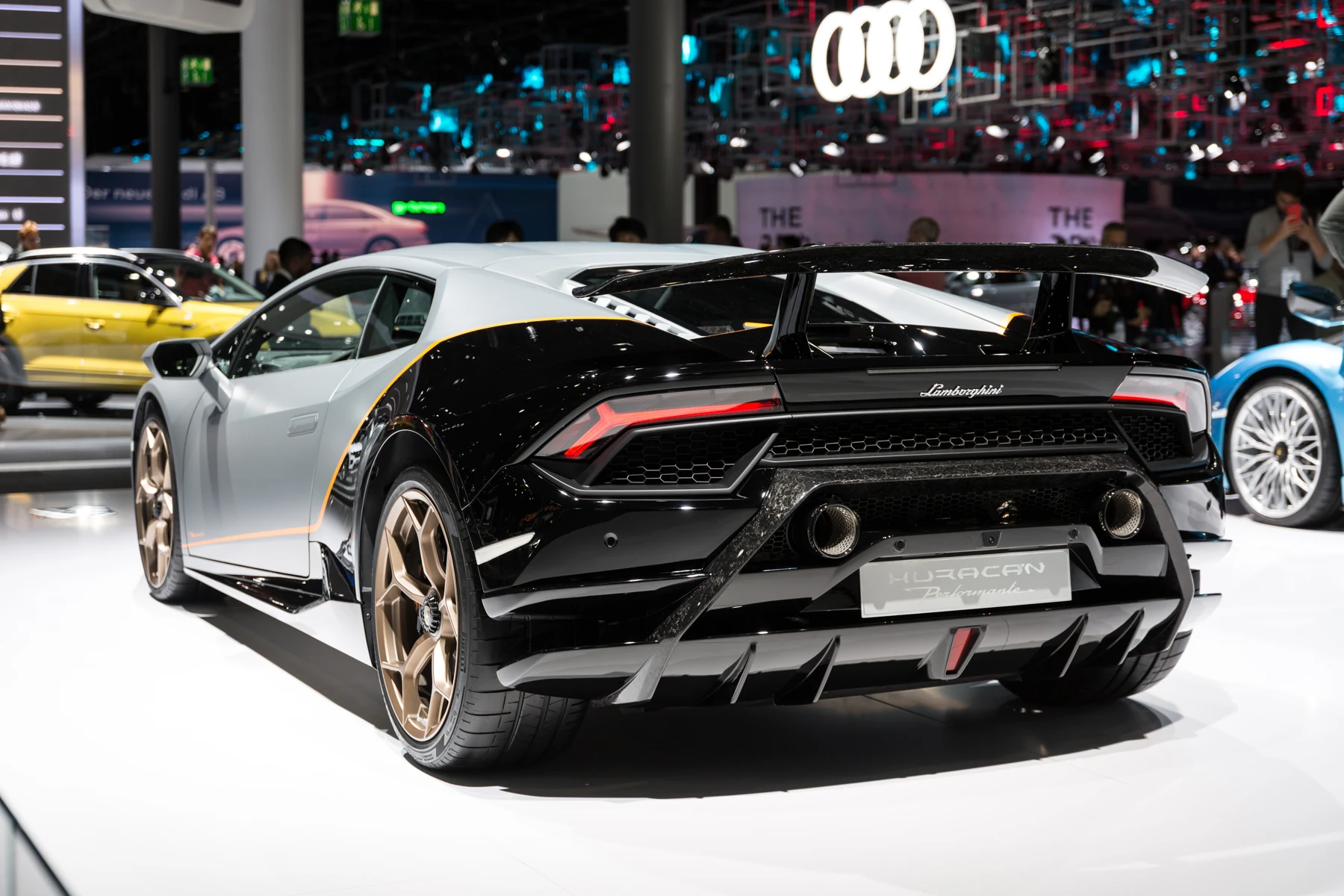 Lamborghini Huracán Performante, three-quarter front view