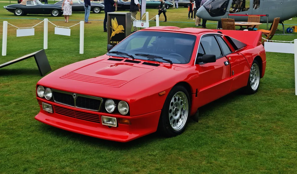Red Lancia 037 Stradale, three-quarter front view