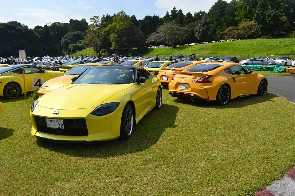 Yellow Nissan Z RZ34, three-quarter front view