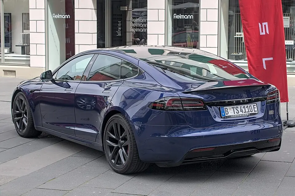 Grey Tesla Model S Plaid, three-quarter front view
