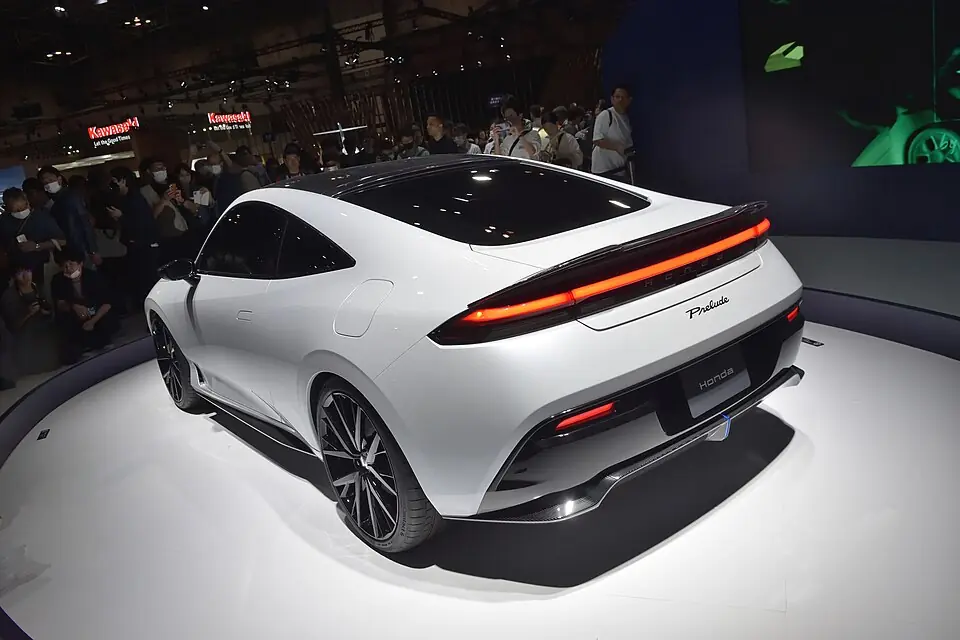 White Honda Prelude concept, three-quarter front view