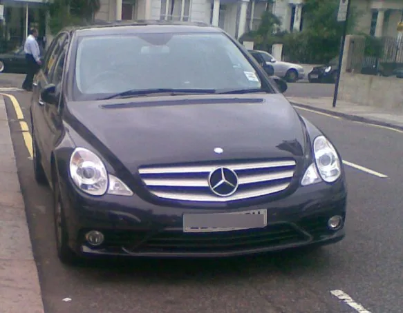 Mercedes-Benz R63 AMG, front three-quarter view