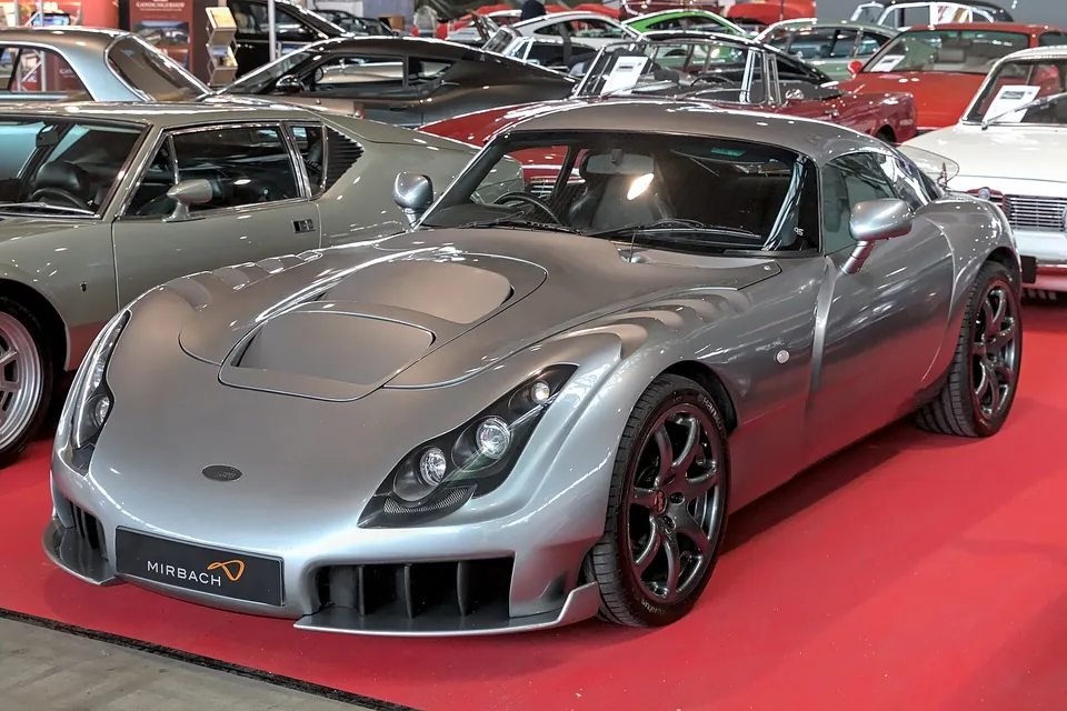 Silver TVR Sagaris, front three-quarter view at an indoor show