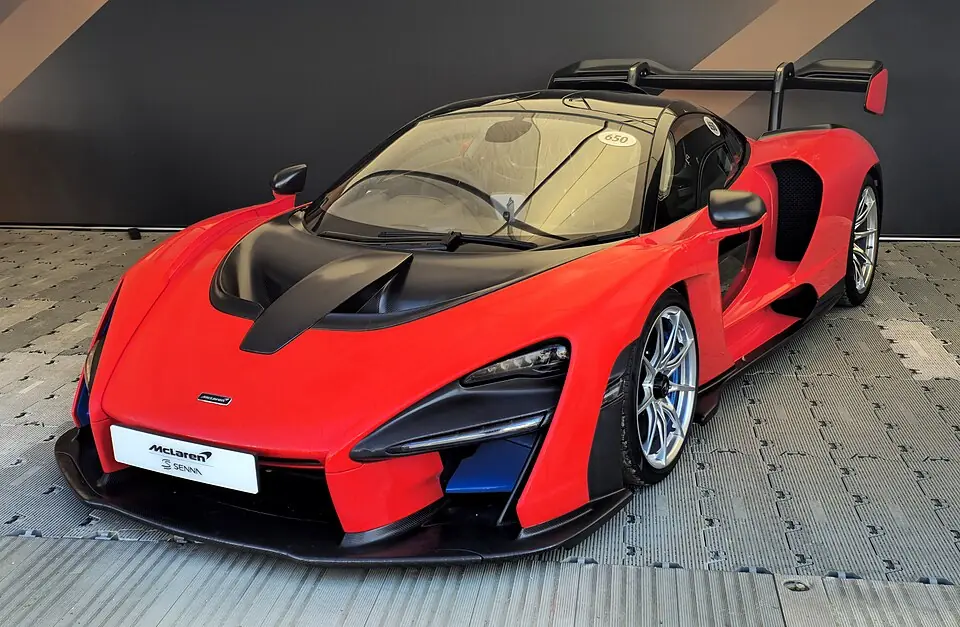 Red McLaren Senna, three-quarter front view
