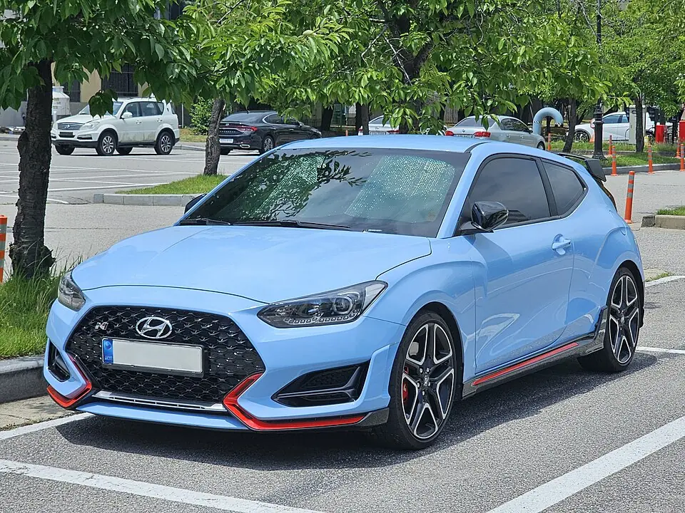 Blue Hyundai Veloster N, three-quarter front view