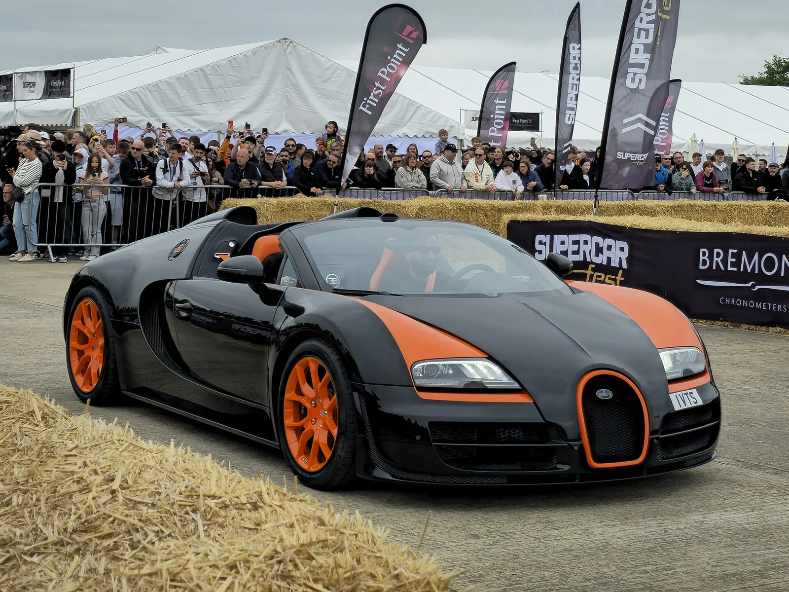 Bugatti Veyron Grand Sport Vitesse, front three-quarter view
